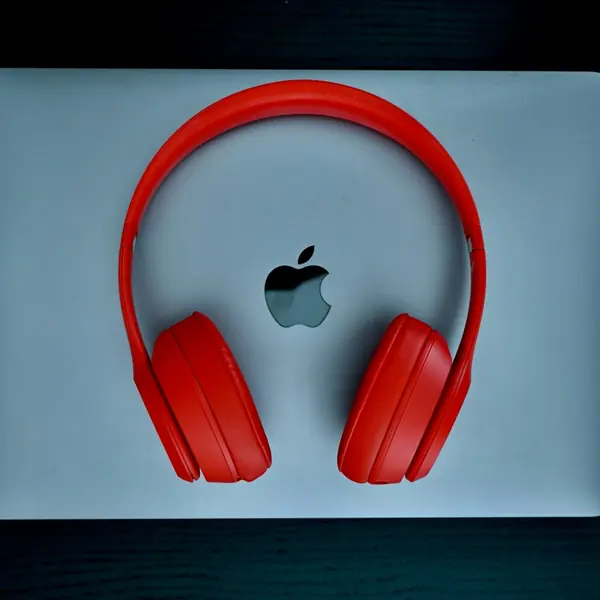 هدفون بیسیم روگوشی مدل Studio قرمز